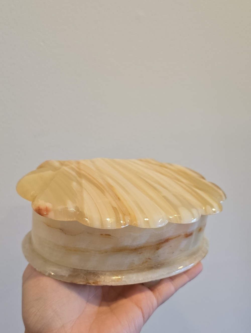 Vintage Alabaster Shell Hinged Jewelty Trinker Box
